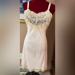 VTG 60’s Wonder Maid Pink Beige Lace Slip Dress 36